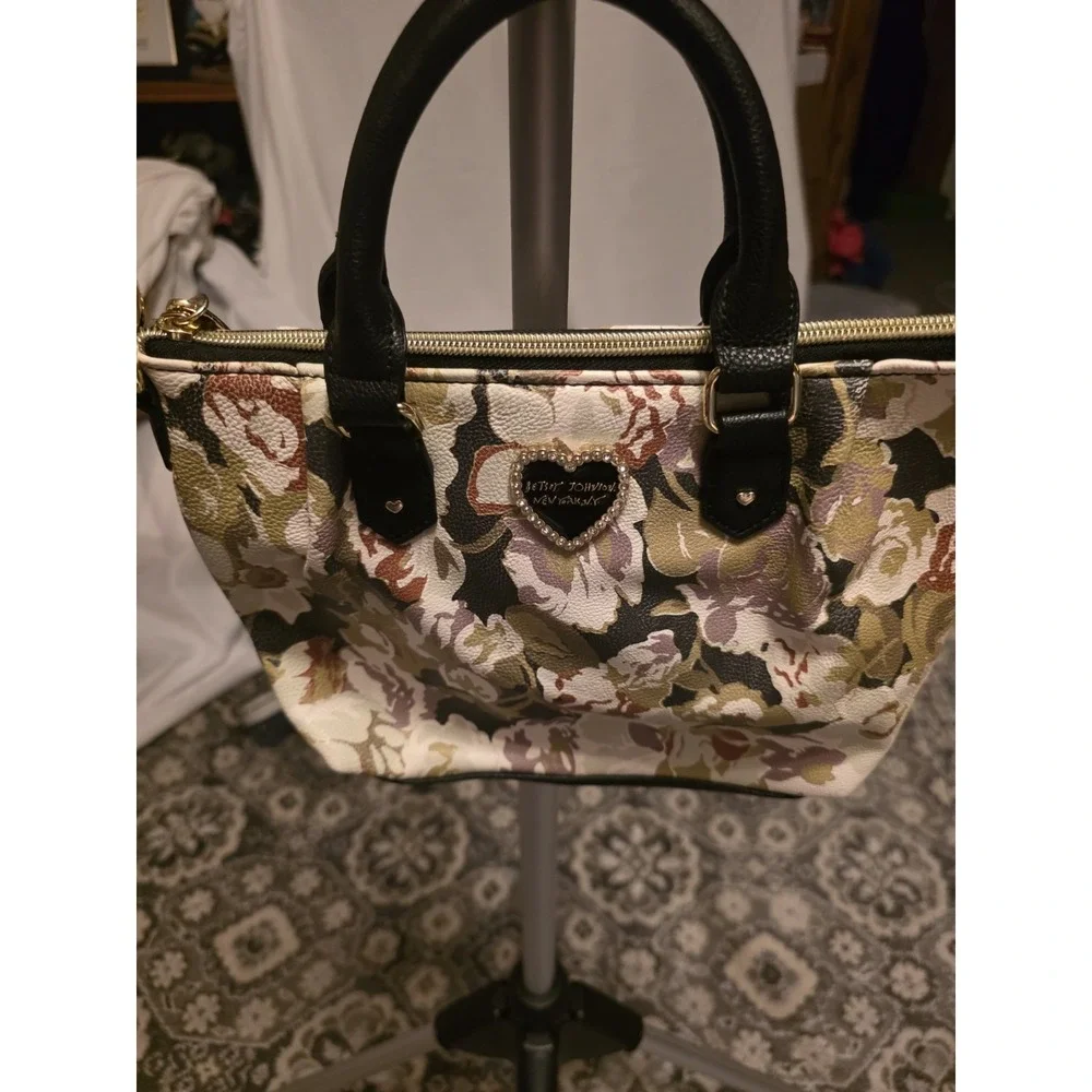 Betsey Johnson betsey johnson